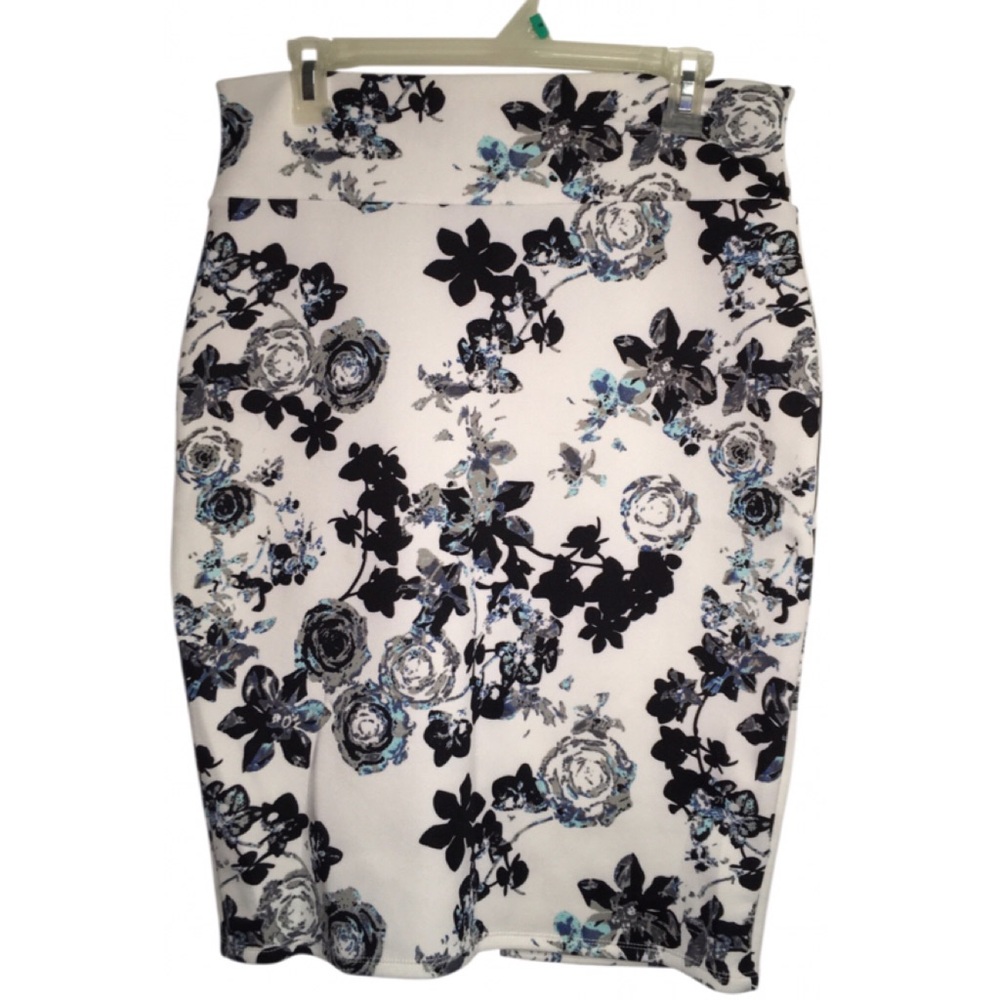 Ultra Flirt Women’s Floral Stretch Knit Pencil Skirt 🩵